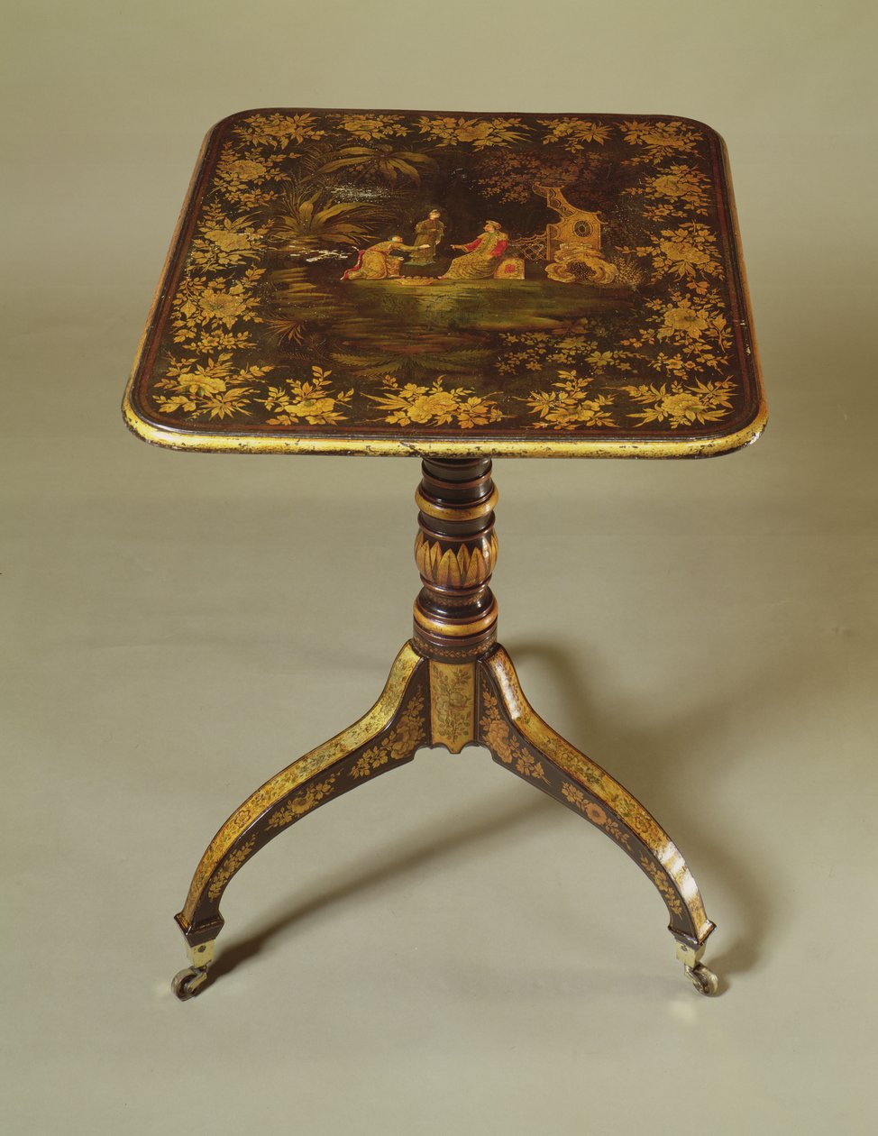Table trépied George III (laque noire) - English School