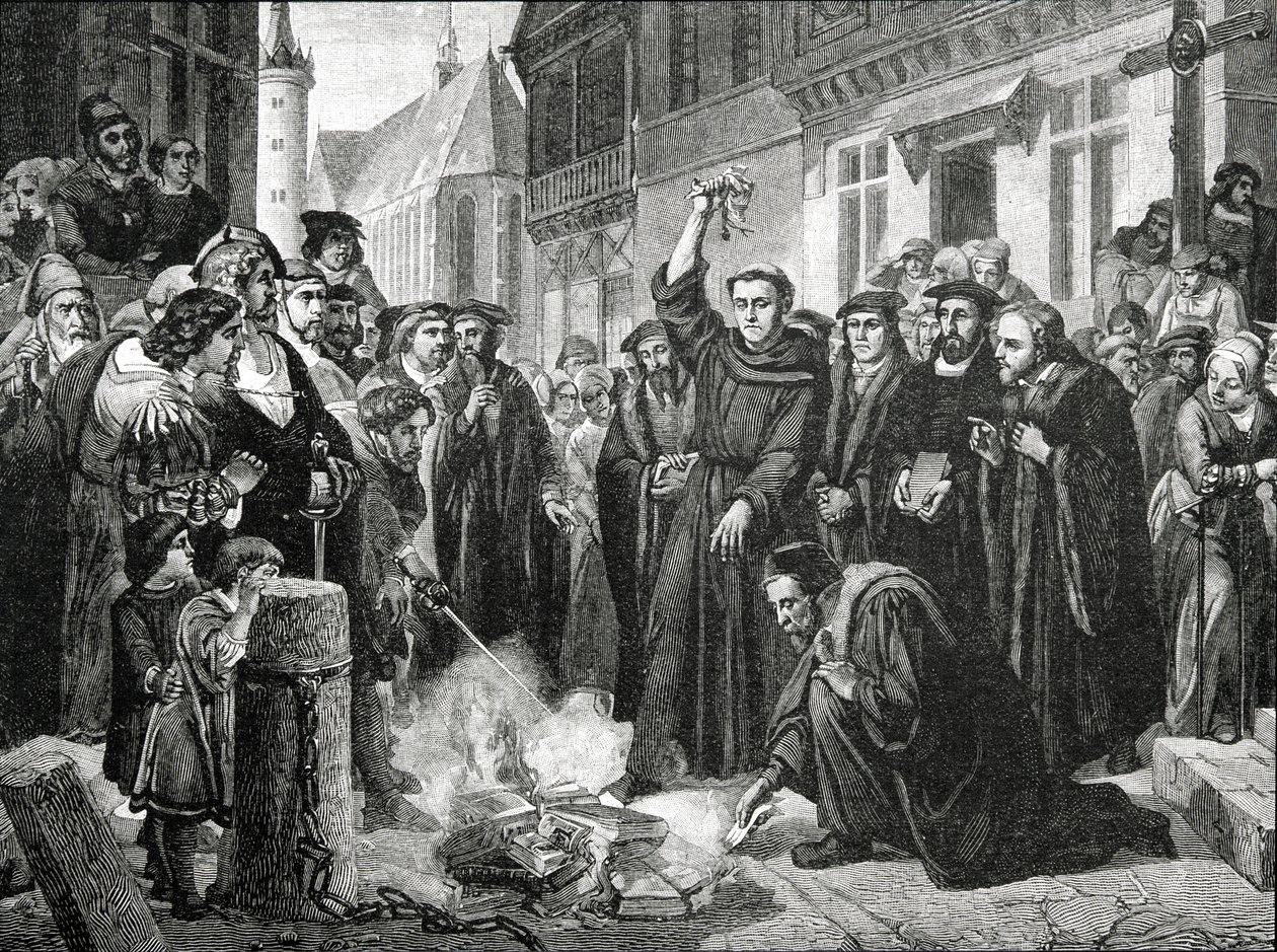 Martin Luther (1483-1546) brûlant publiquement la bulle du pape en 1521 - English School