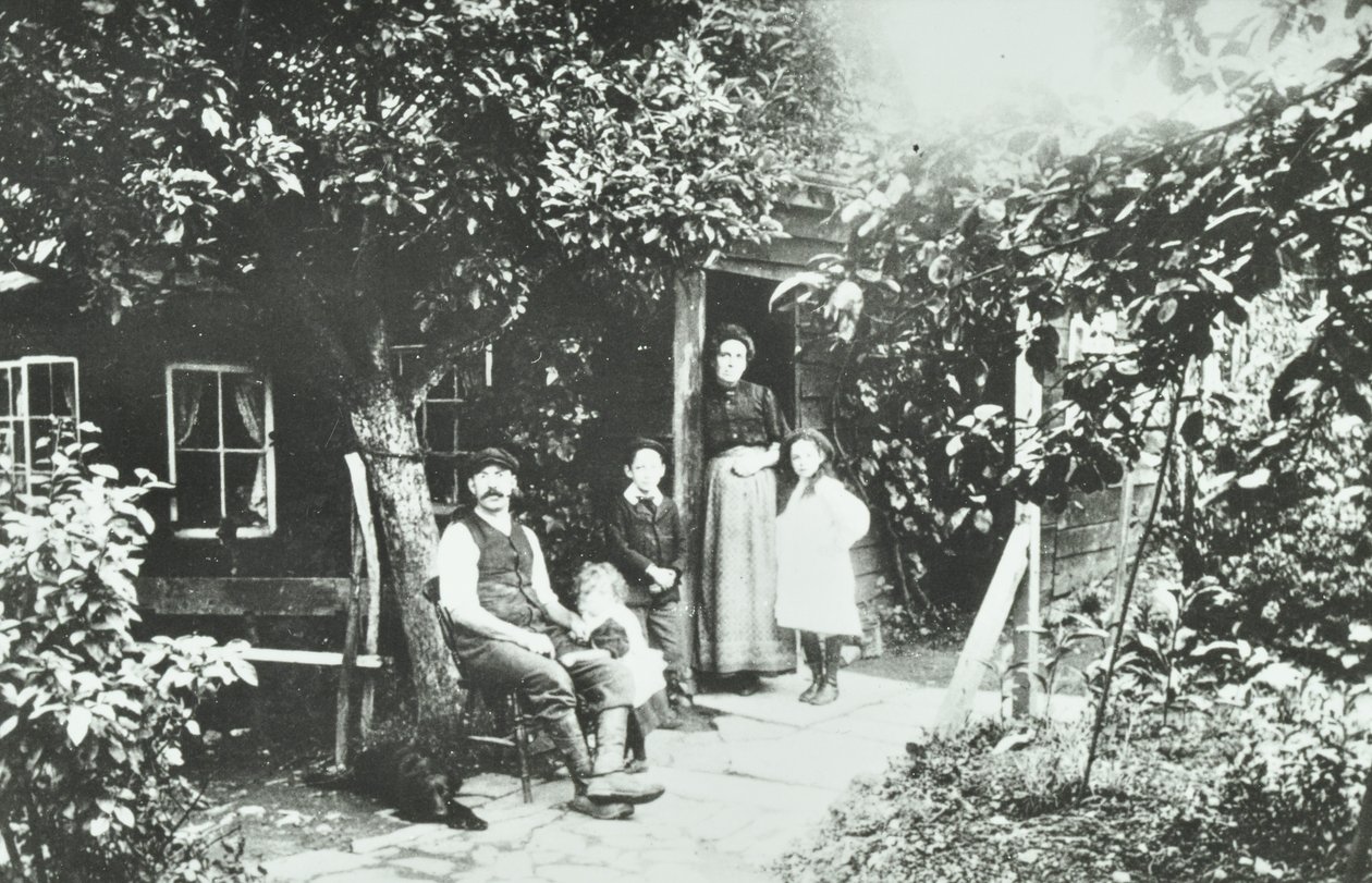 Elder Road : Rose Cottage, 1890 - English Photographer