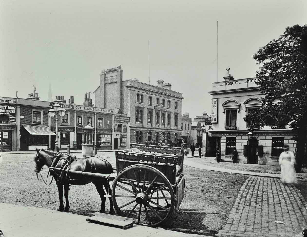 Upper Richmond Road, ouest de Putney High Street, montrant un véhicule tiré par des chevaux au premier plan, 1880 - English Photographer