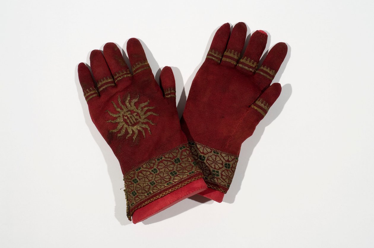 Paire de gants en soie tricotée, possiblement appartenant à l