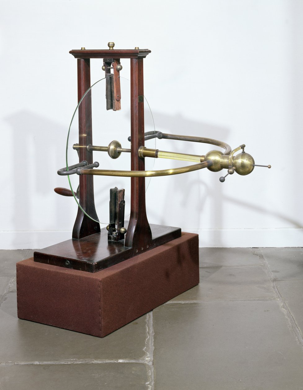 Machine à plaque électrostatique, d