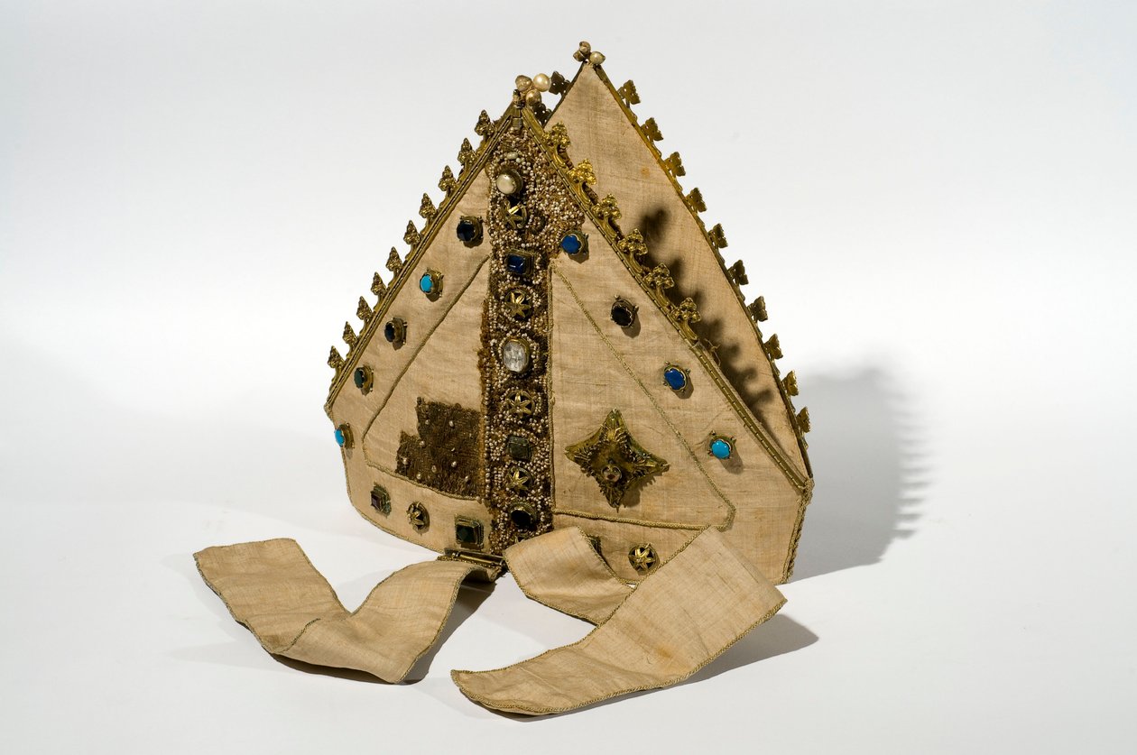Mitre appartenant à William of Wykeham, fin XIVe ou début XVe siècle, vue de dos - English School