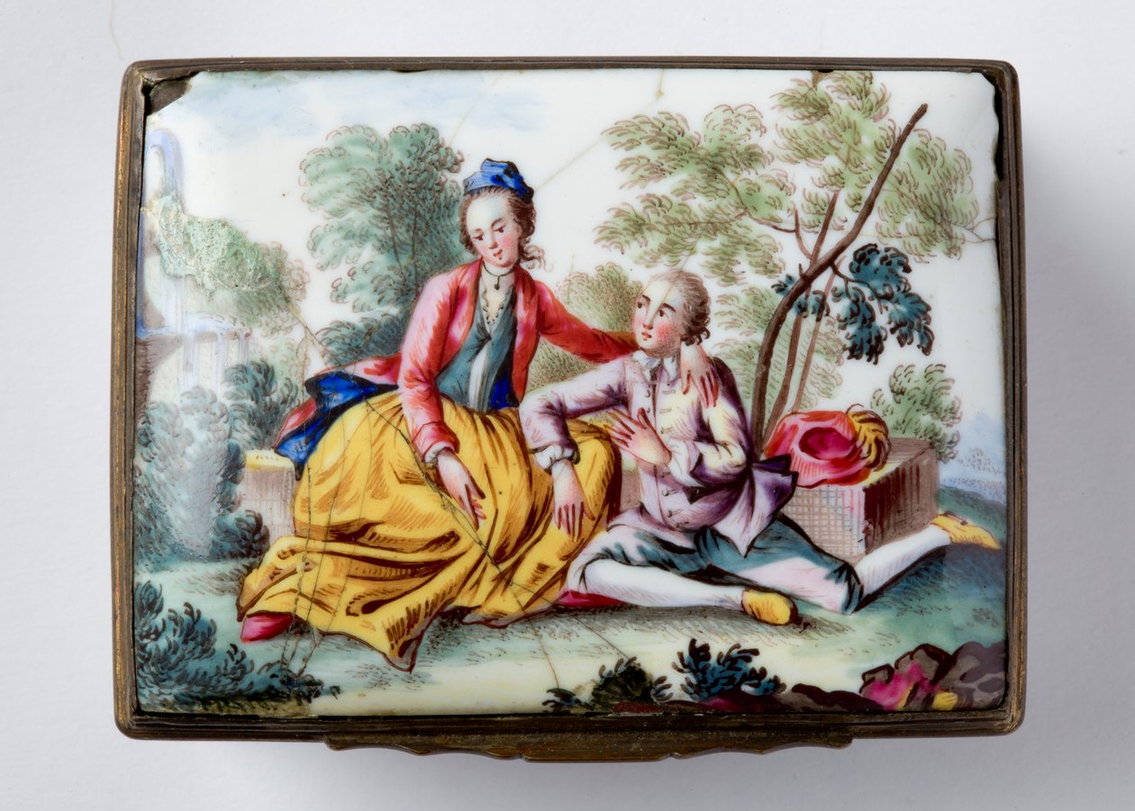 Boîte oblongue avec des amoureux dans un paysage sur le couvercle, et des fleurs et insectes peints sur les côtés - English School