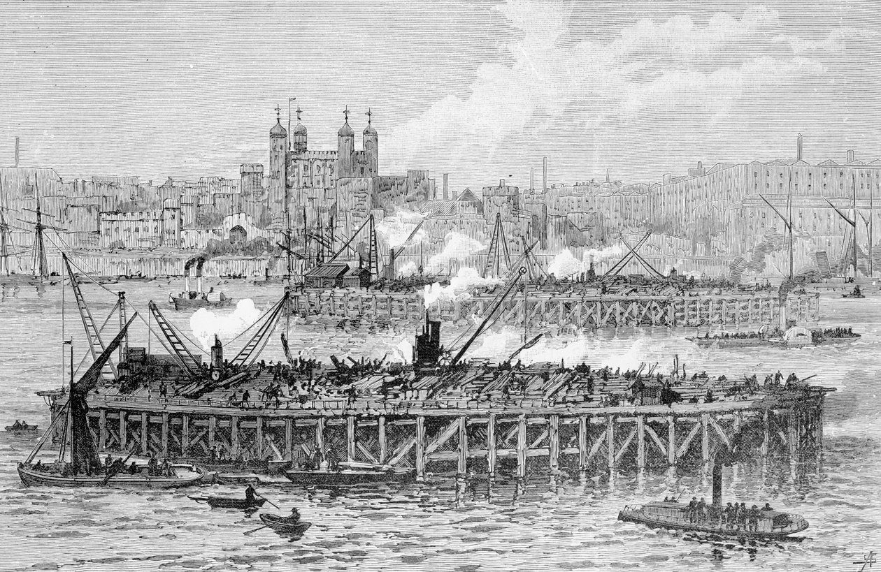 Progrès des travaux du Tower Bridge sur la Tamise - English School