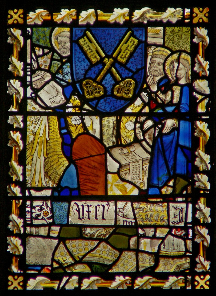 La fenêtre est représentant Saint Jean, Saint Pierre à la porte, bouclier avec un symbole de Saint Pierre - English School