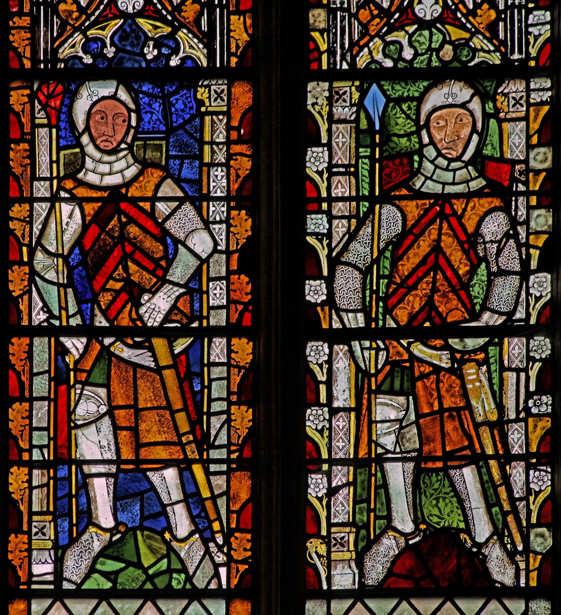 Fenêtre s4 représentant William Lord de la Zouche et Gilbert I de Clare - English School