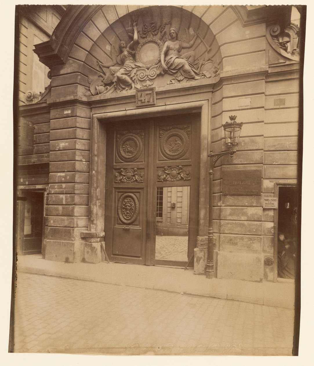 Hôtel des Ambassadeurs de Hollande, 47 rue Vieille-du-Temple - Eugène Atget