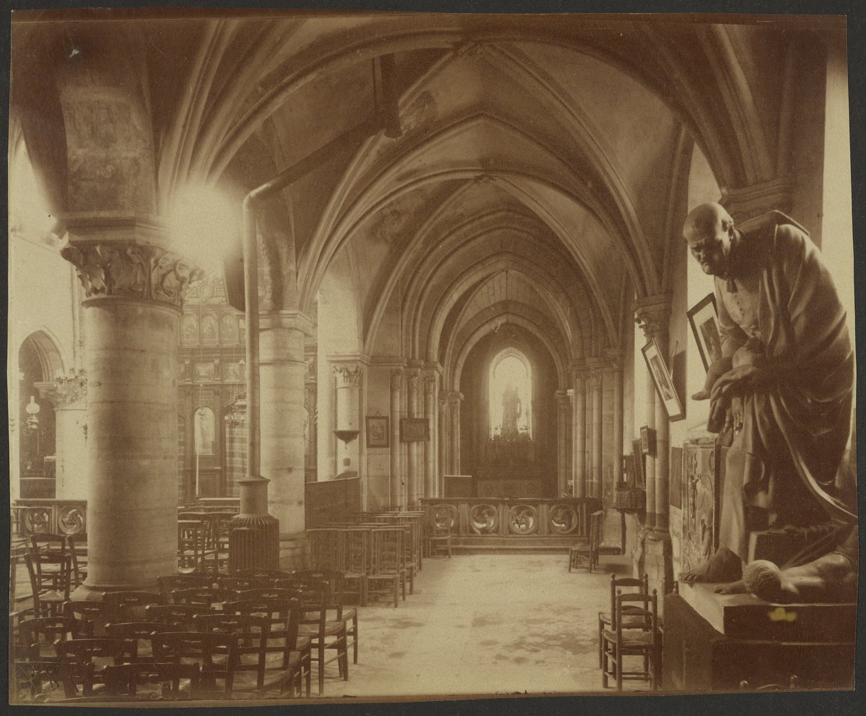 Saint-Julien-le-Pauvre - Eugène Atget