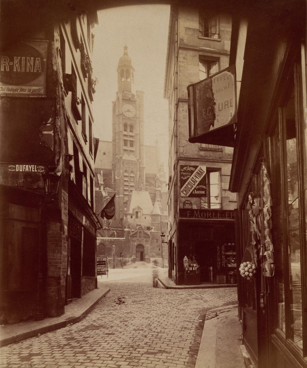 St. Étienne du Mont, rue de la Montagne Sainte Geneviève (St. Étienne du Mont, Montagne Sainte Geneviève Street) - Eugène Atget