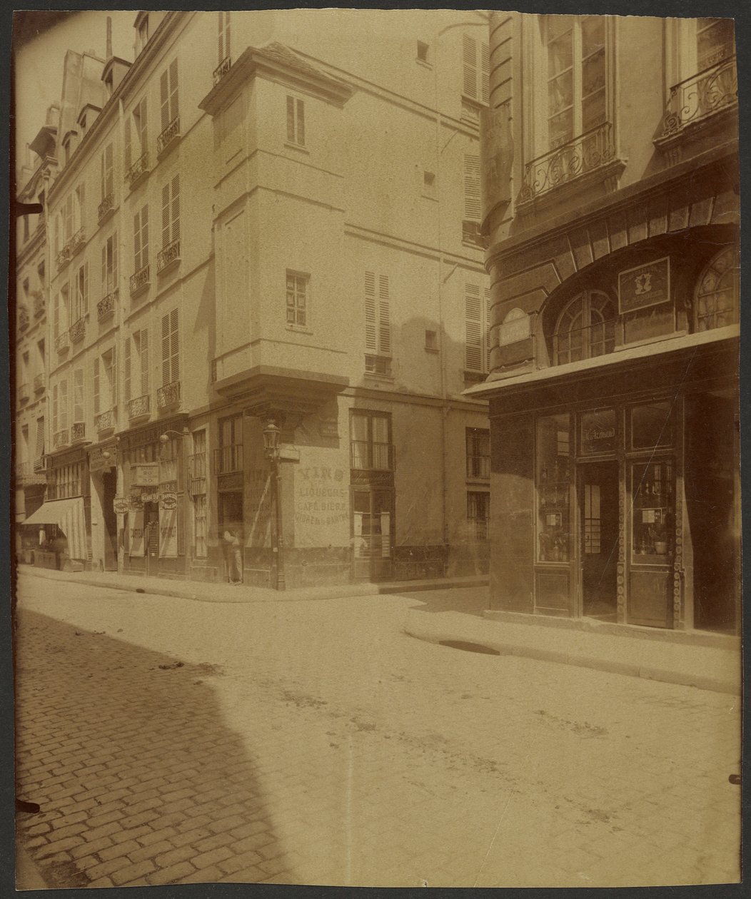 Tourelle rue Saint Paul.  Passe pour avoir été le cabinet de travail de Botal, médecin de Henri III - Eugène Atget