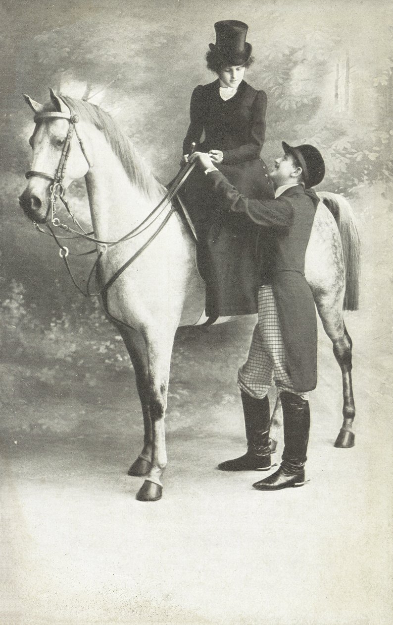 Femme et homme en tenue d