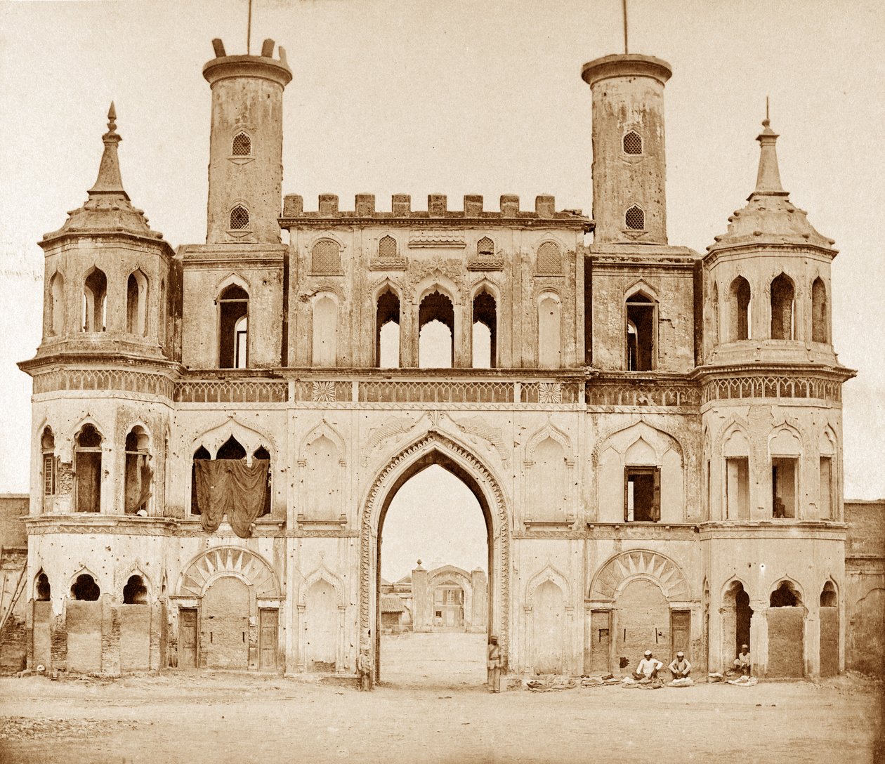 Porte du petit Emaum Bara - Felice Beato