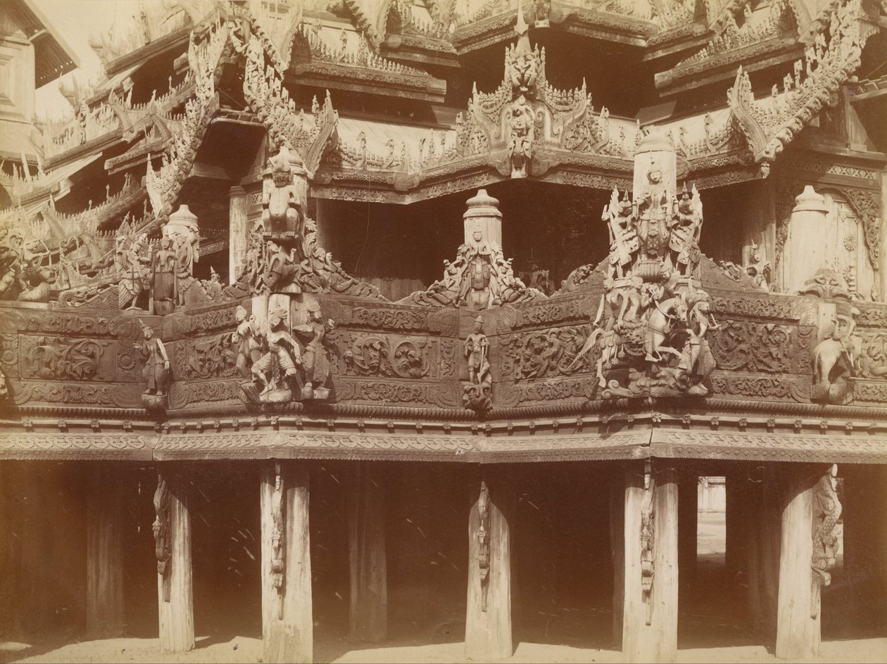 Sculpture sur le balcon, Kyaung à Myingyan - Felice Beato