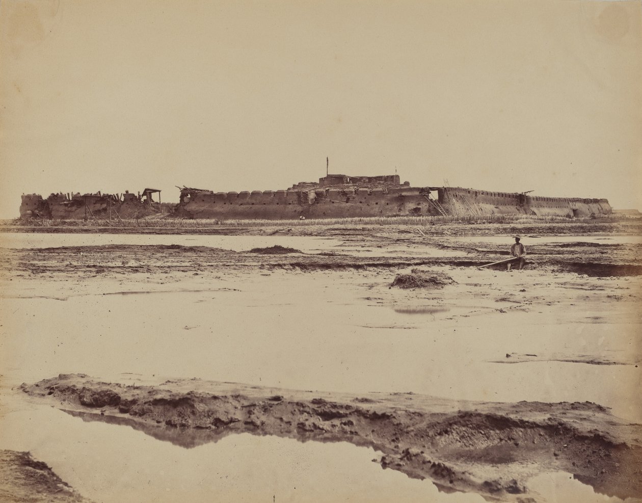 Extérieur du fort nord de Taku sur la rivière Peiho, montrant l