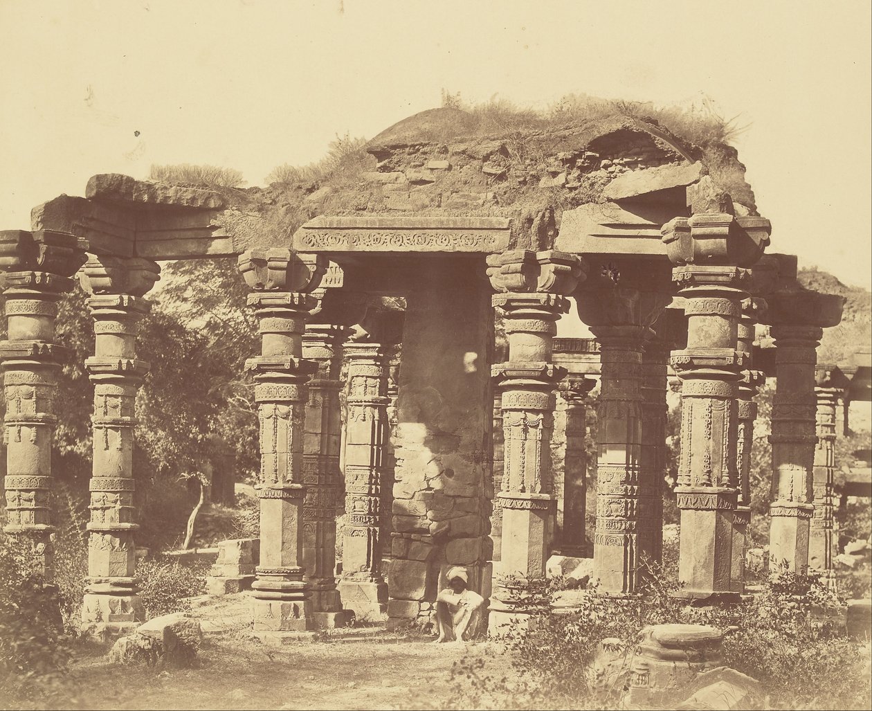 Extérieur du temple hindou à Kootub - Felice Beato