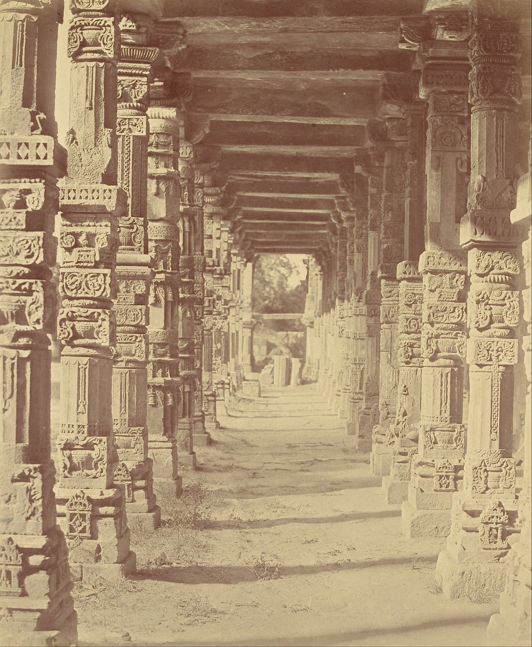 Intérieur du temple hindou à Kootub - Felice Beato
