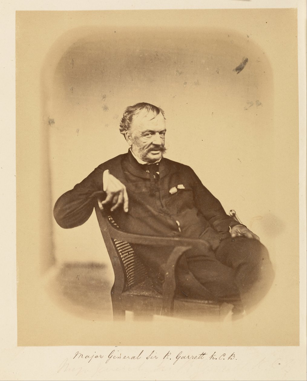 Major-Général Sir R. Garrett, K.C.B. - Felice Beato
