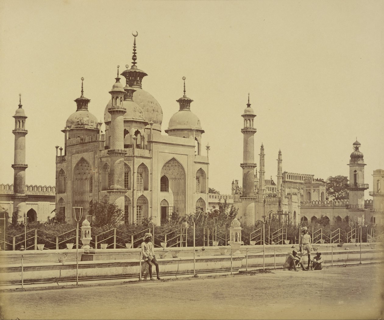 Mosquée dans le Hussainabad Imambara - Felice Beato