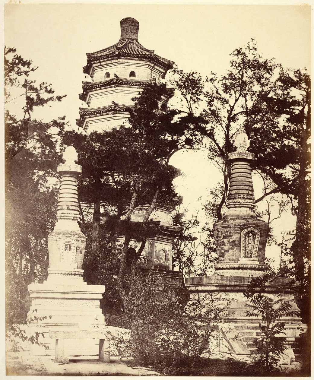 [Pagode sur la colline, - Palais d