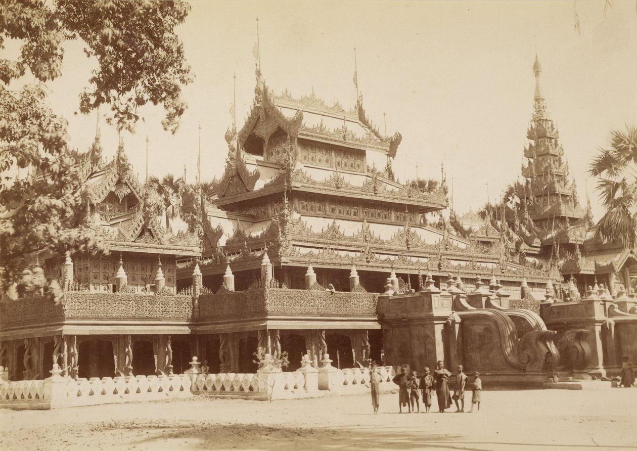 École dorée de la reine Soopyalat à A. Road, Mandalay - Felice Beato