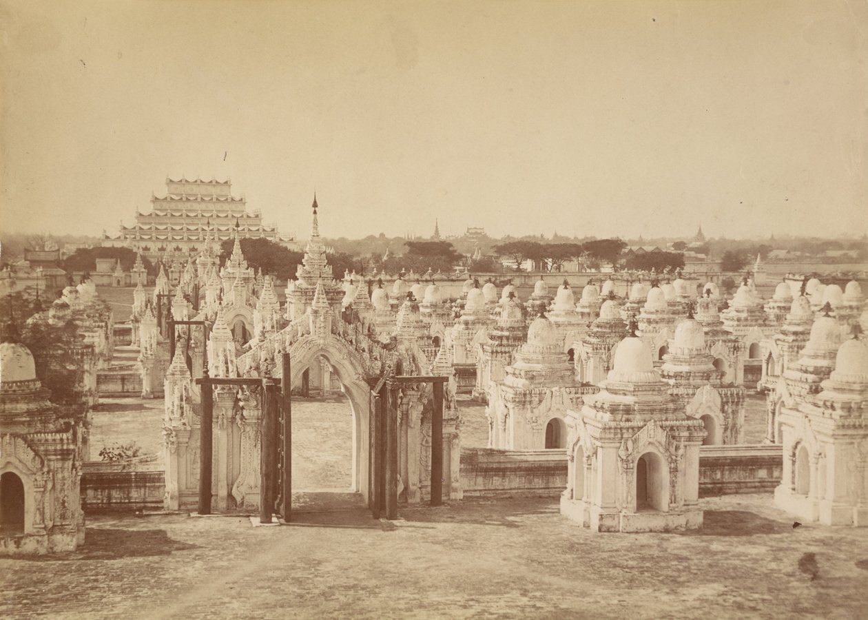 Les 450 pagodes depuis la pagode centrale - Mandalay - Felice Beato