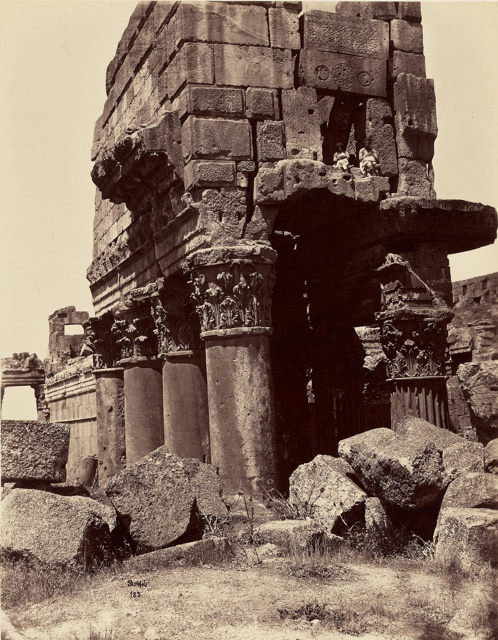Détails des chapiteaux des colonnes du Temple de Jupiter - Baalbek - Félix Bonfils
