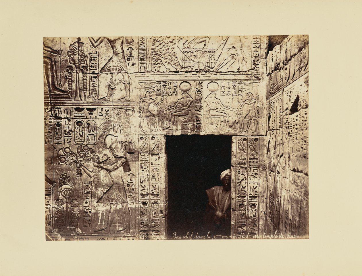Egypte. [sic] Bas relief dans la 2eme cour á droite du temple de Ramessès - Félix Bonfils