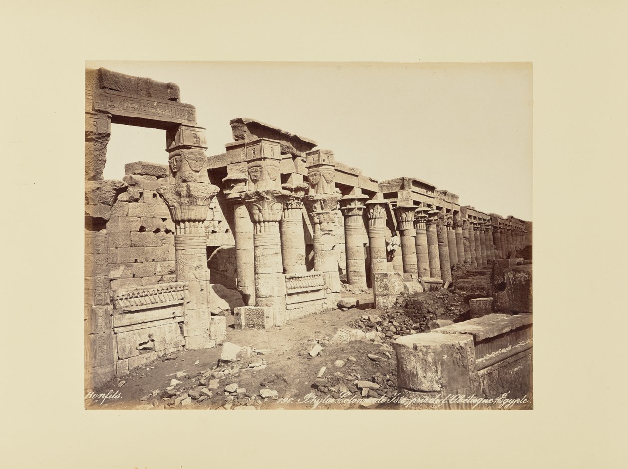 Philae. Colonnade d
