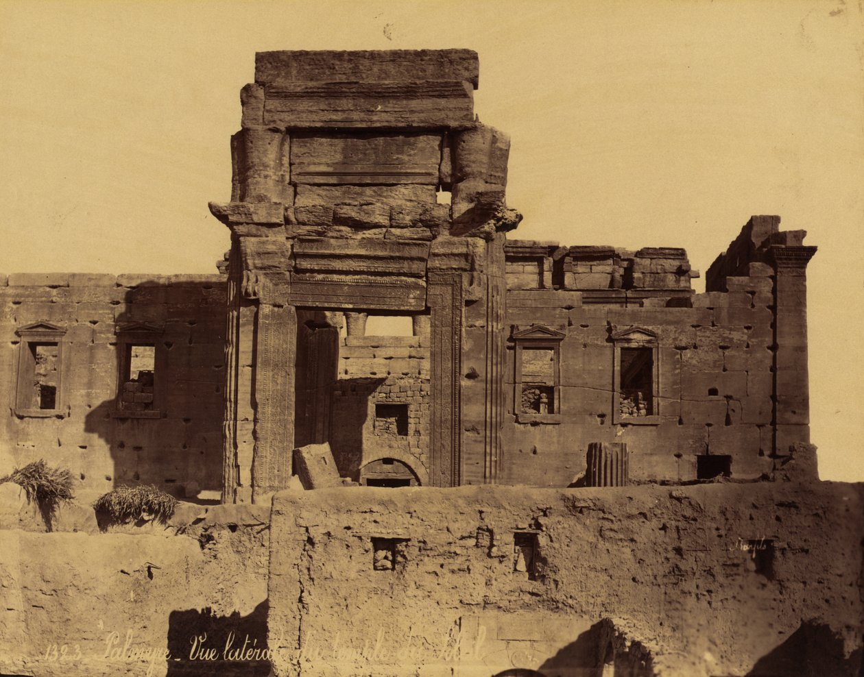 Vestiges du temple du Soleil à Palmyre, Syrie - Félix Bonfils