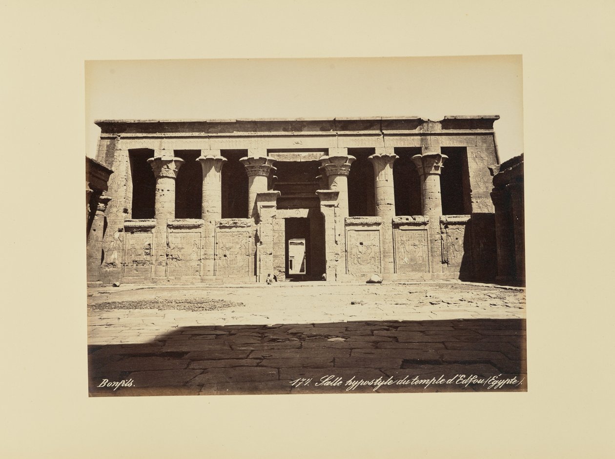 Salle hypostyle du temple d