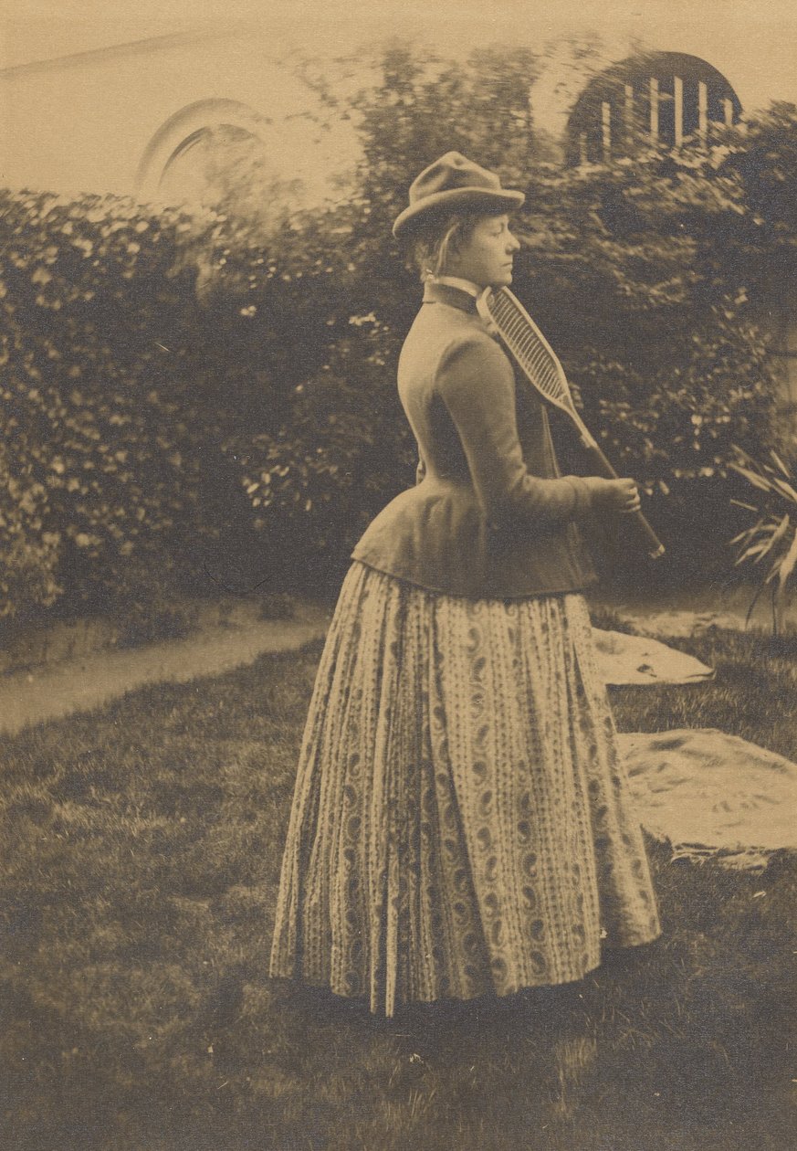 (Femme à la raquette, dans un jardin) - Fernand Khnopff