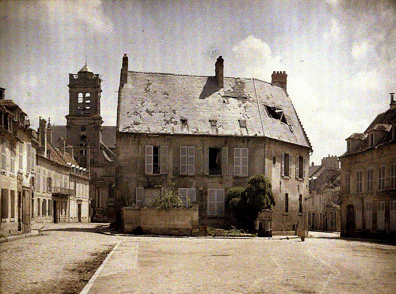 Maison au toit endommagé, Soissons, Aisne, 1917 - Fernand Cuville