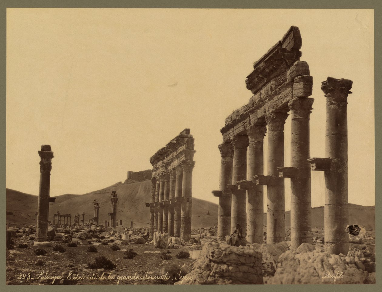 Partie de la grande colonnade, château de Qala