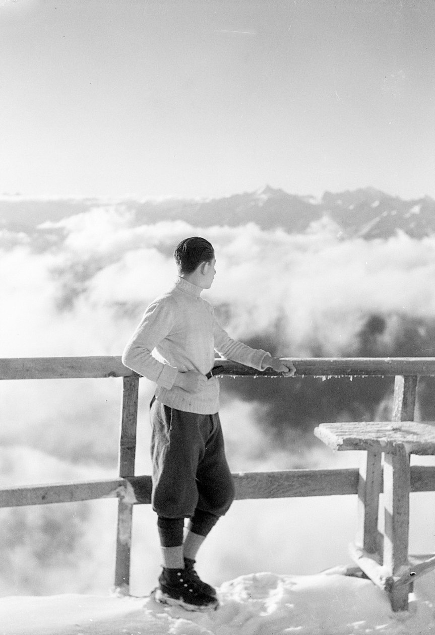 Un homme regarde le panorama, Val d