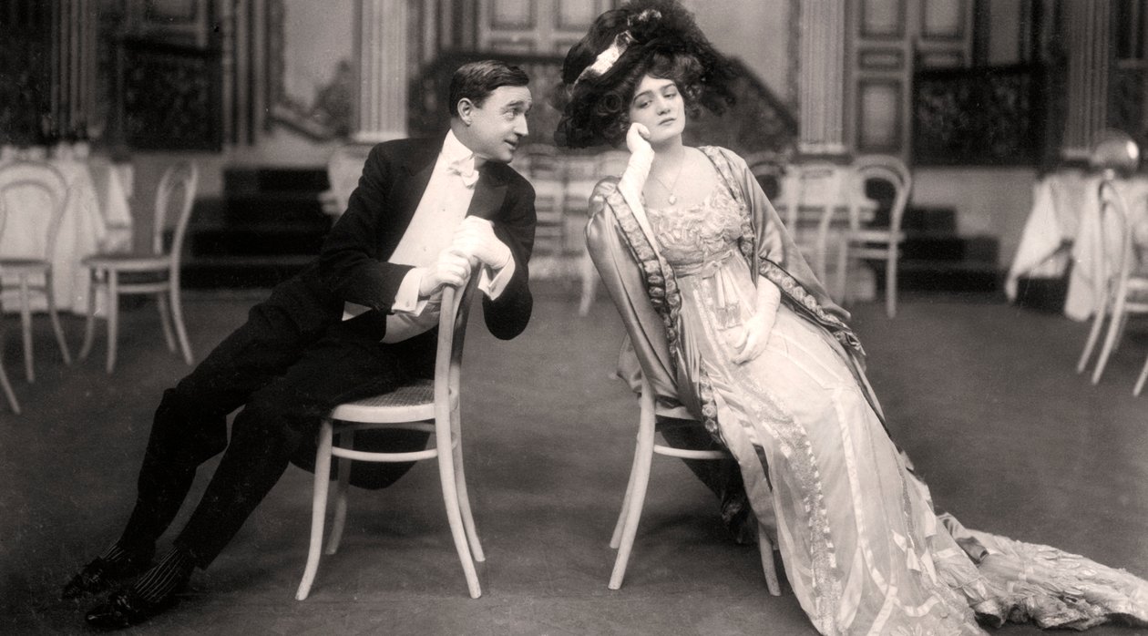 Lily Elsie et Joseph Coyne dans La Veuve Joyeuse, 1907 - Foulsham and Banfield