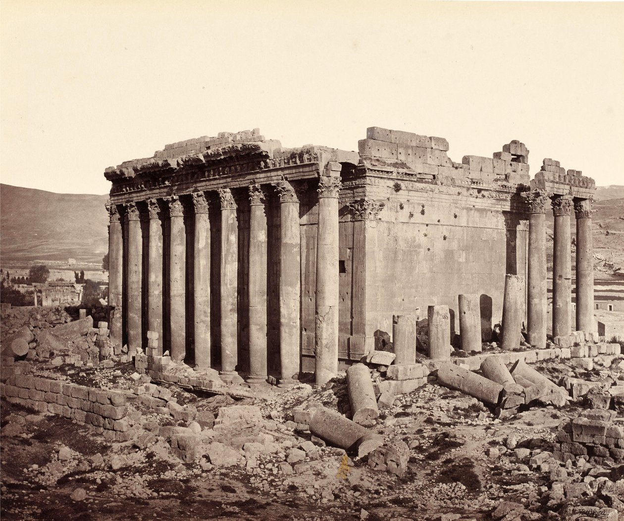 Temple de Jupiter, Baalbek, vu du nord-ouest - Francis Bedford