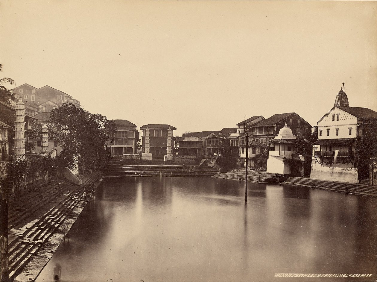 Temples et bassin, Walkeshwur - Francis Frith
