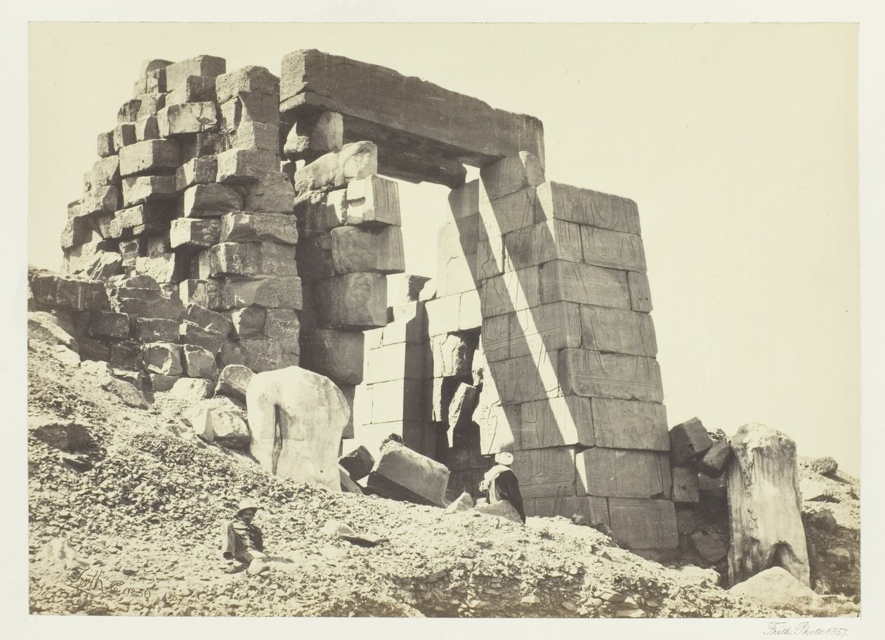 Le pylône de granit, Thèbes - Francis Frith