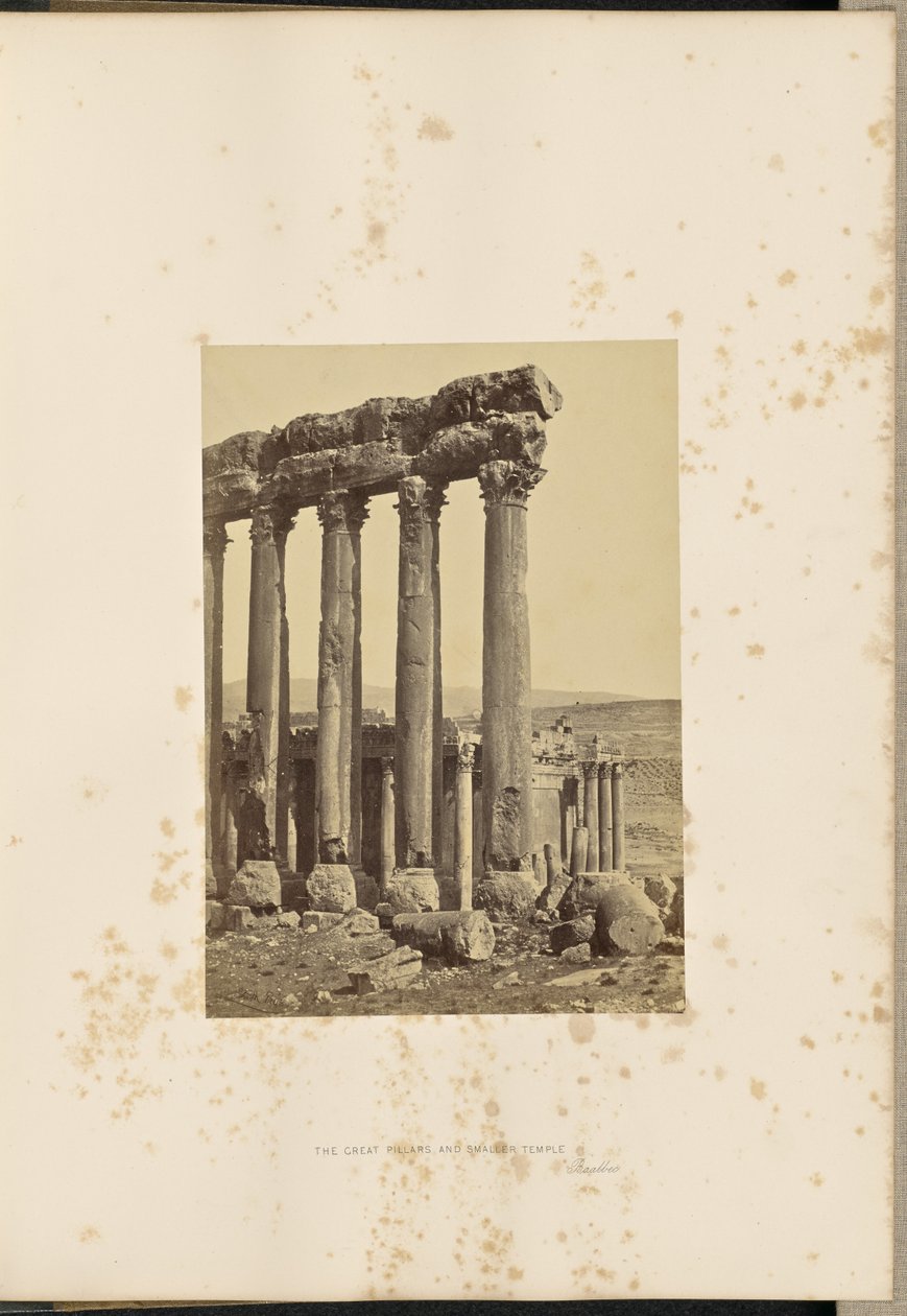 Les grands piliers et le petit temple, Baalbec - Francis Frith