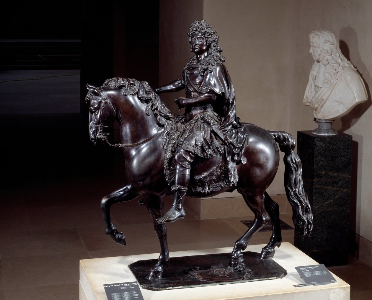 Statue équestre du roi Louis XIV (1638-1715) en bronze fondu à la cire perdue. Sculpture de François Girardon (1628-1715). 17e siècle. Paris, Musée du Louvre - Francois Girardon
