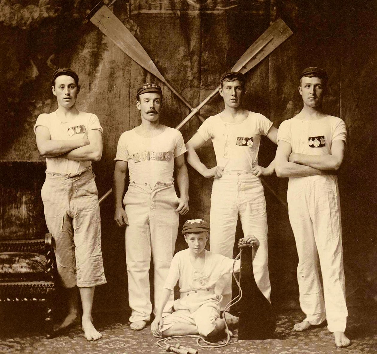 Équipage du Whitby Friendship Rowing Club, Whitby, Angleterre, 1901 - Frank Meadow Sutcliffe