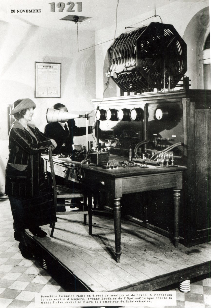 Première émission publique de radio française depuis la station de Sainte-Assise le 26 novembre 1921 - French Photographer