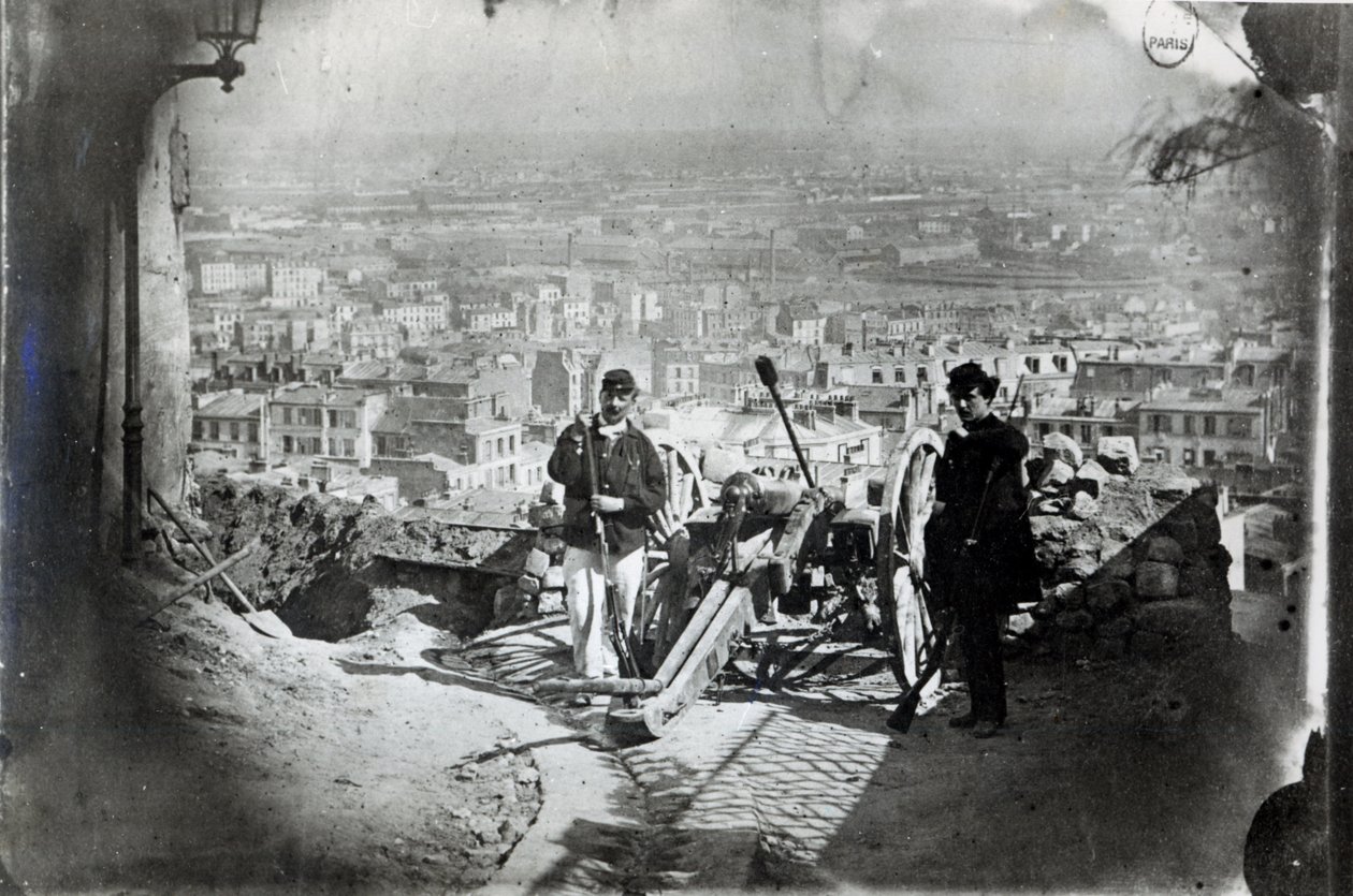 Les canons de Montmartre pendant la Commune de Paris, 1871 - French Photographer