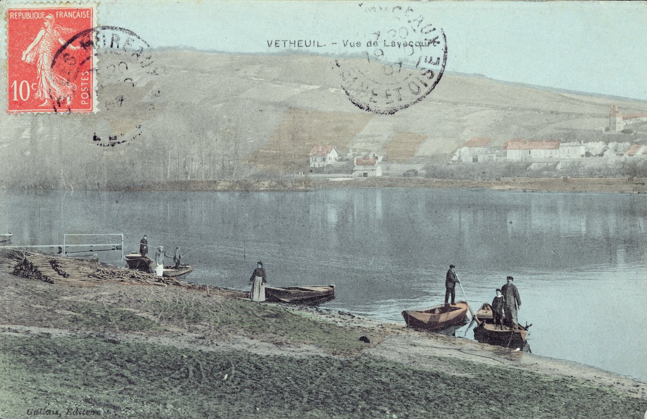 Vue de Vétheuil sur les rives de la Seine - French Photographer