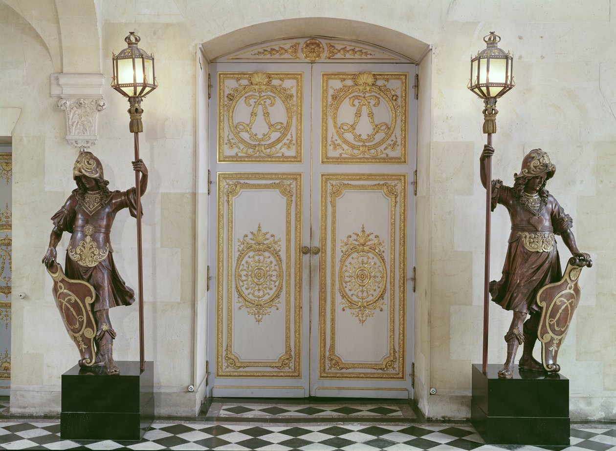 Portes du vestibule en face de l