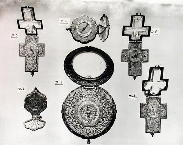 Six montres ouvertes - French School