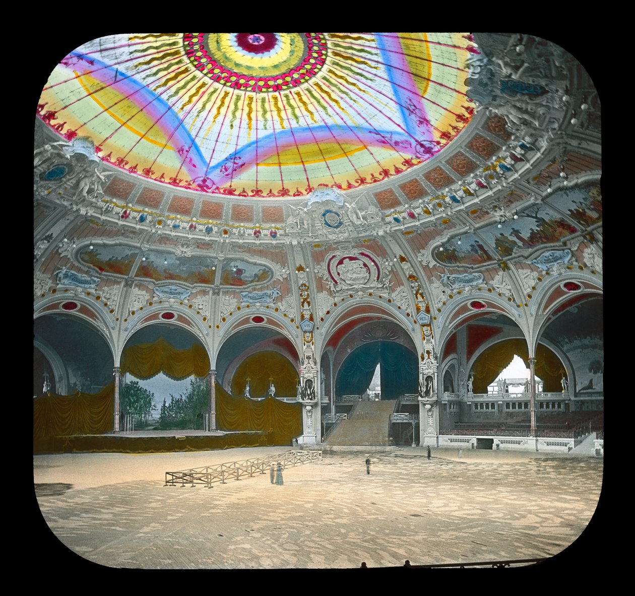 Exposition de Paris : Salle des fêtes, 1900 - French Photographer