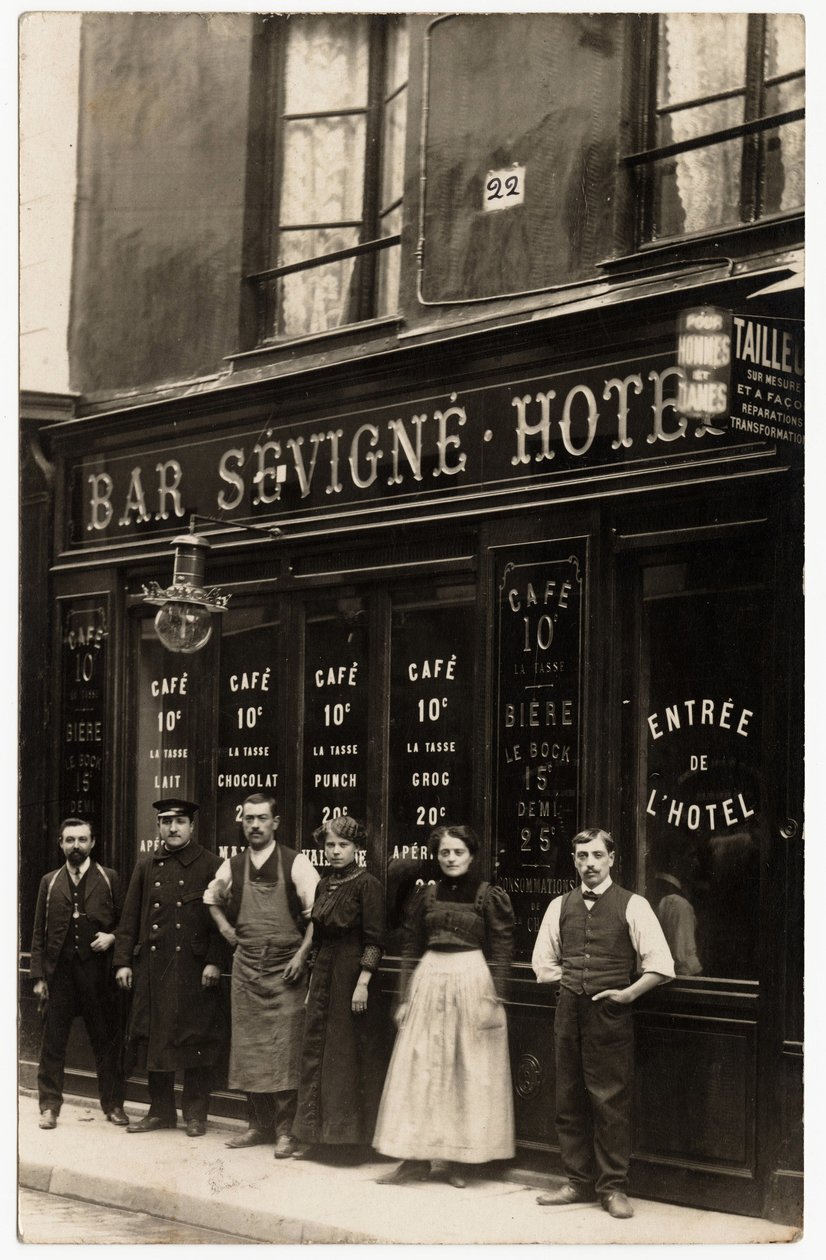 La façade du débit de vin et d