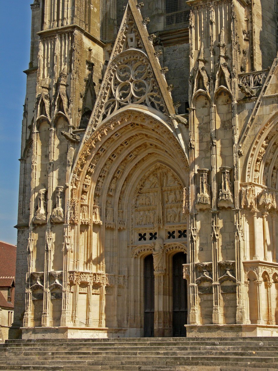 Porte nord sur la façade ouest - French School